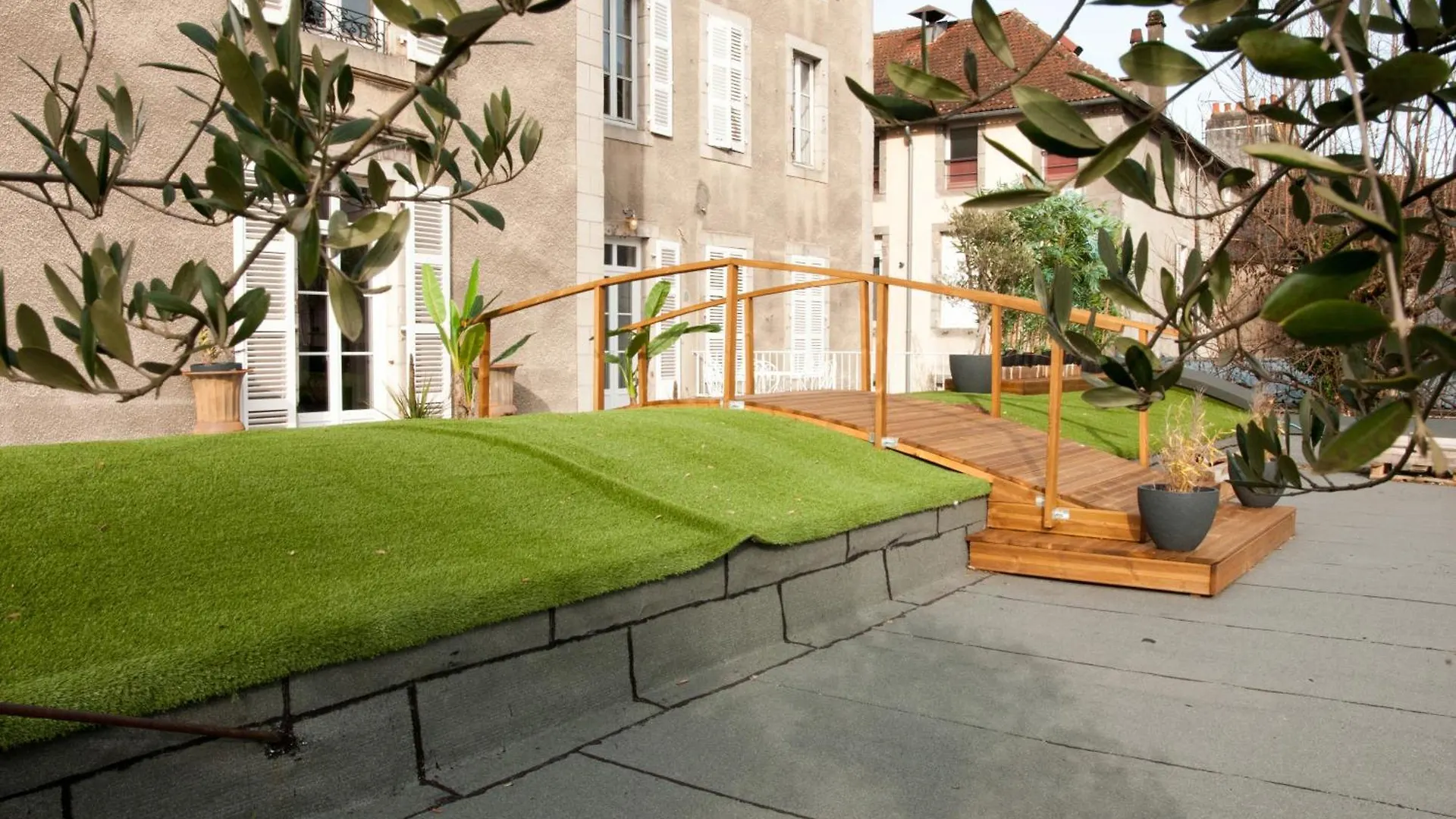 Centre-Ville Aurillac 117M2 - Grande Terrasse - 2 Chambres - 2 Grand Lits - 1 Canape Lit Apartment